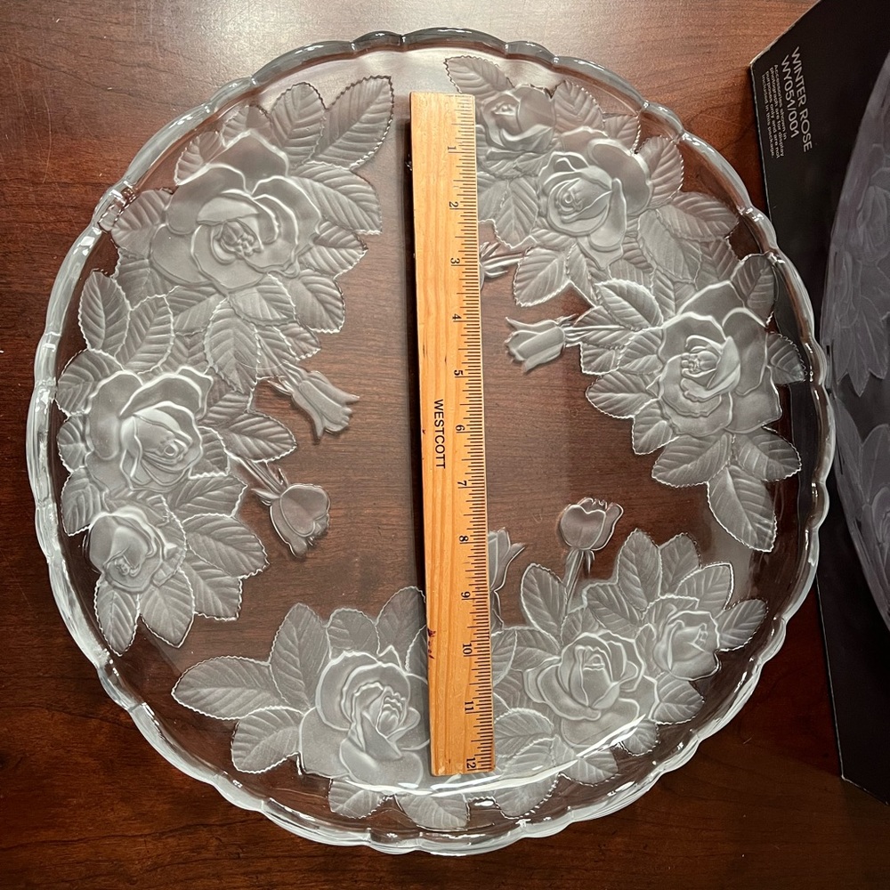 Vintage Studio Nova Winter Rose Serving Tray
